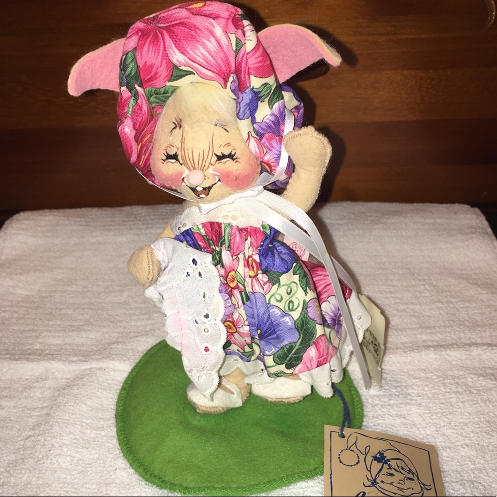 Annalee 8” Easter Parade Girl Bunny 1995